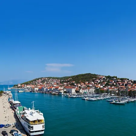 In With Sea View, Balcony, Air Conditioning, Wi-fi Appartamento