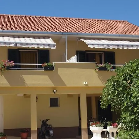 In With Sea View, Balcony, Air Conditioning, Wi-fi *
